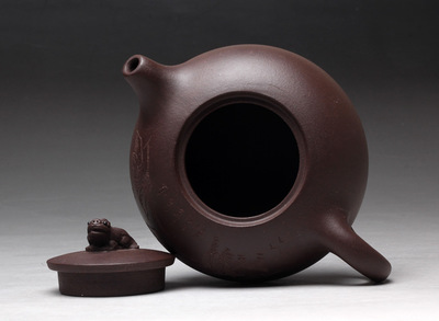 【自產自銷紫砂廠家批發宜興紫砂原礦手工紫砂壺精品禮品半月貔貅壺】價格,廠家,圖片,茶具套裝,宜興市丁蜀鎮張文陶瓷經營部-