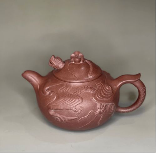 加快紫砂文化產(chǎn)業(yè)立法，推動(dòng)紫砂藝術(shù)健康發(fā)展